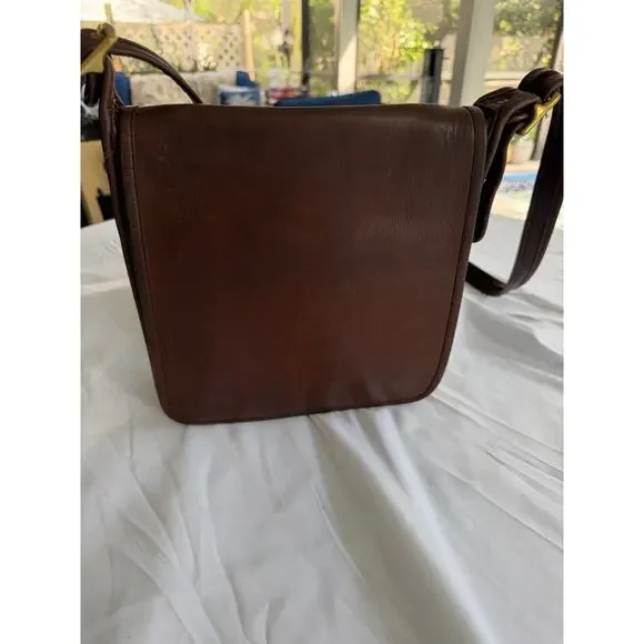 Vtg Coach USA Brown Leather Flap Crossbody Bag Minimalist Courier Style D2S-06H - Picture 2 of 8